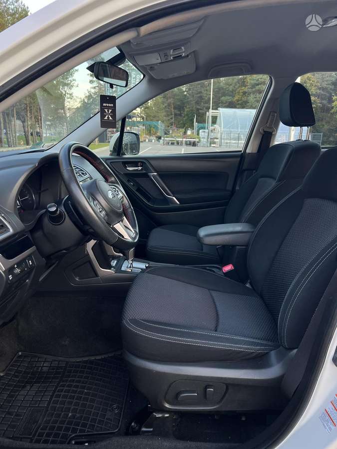 Subaru Forester, 2.0 l., Внедорожник / Кроссовер