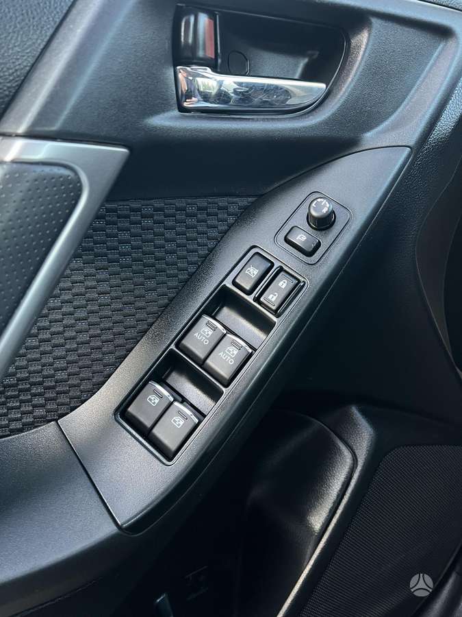 Subaru Forester, 2.0 l., Внедорожник / Кроссовер