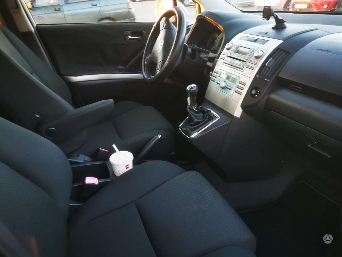 Toyota Corolla Verso, 2.0 l., hatchback