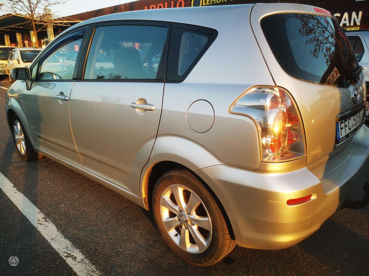 Toyota Corolla Verso, 2.0 l., hatchback
