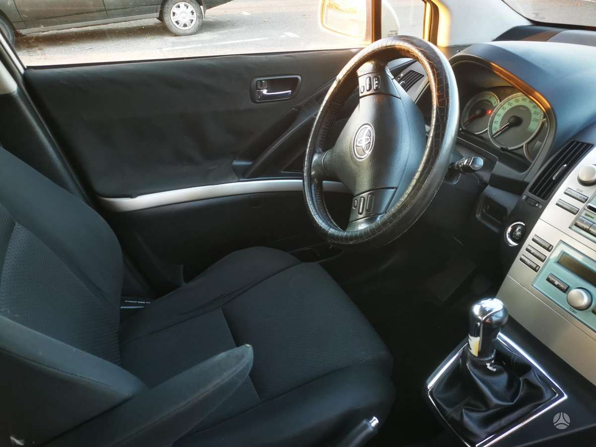 Toyota Corolla Verso, 2.0 l., hatchback