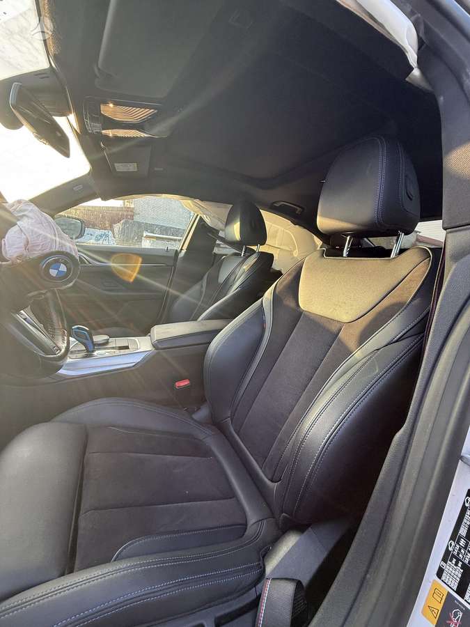 BMW i4, Седан