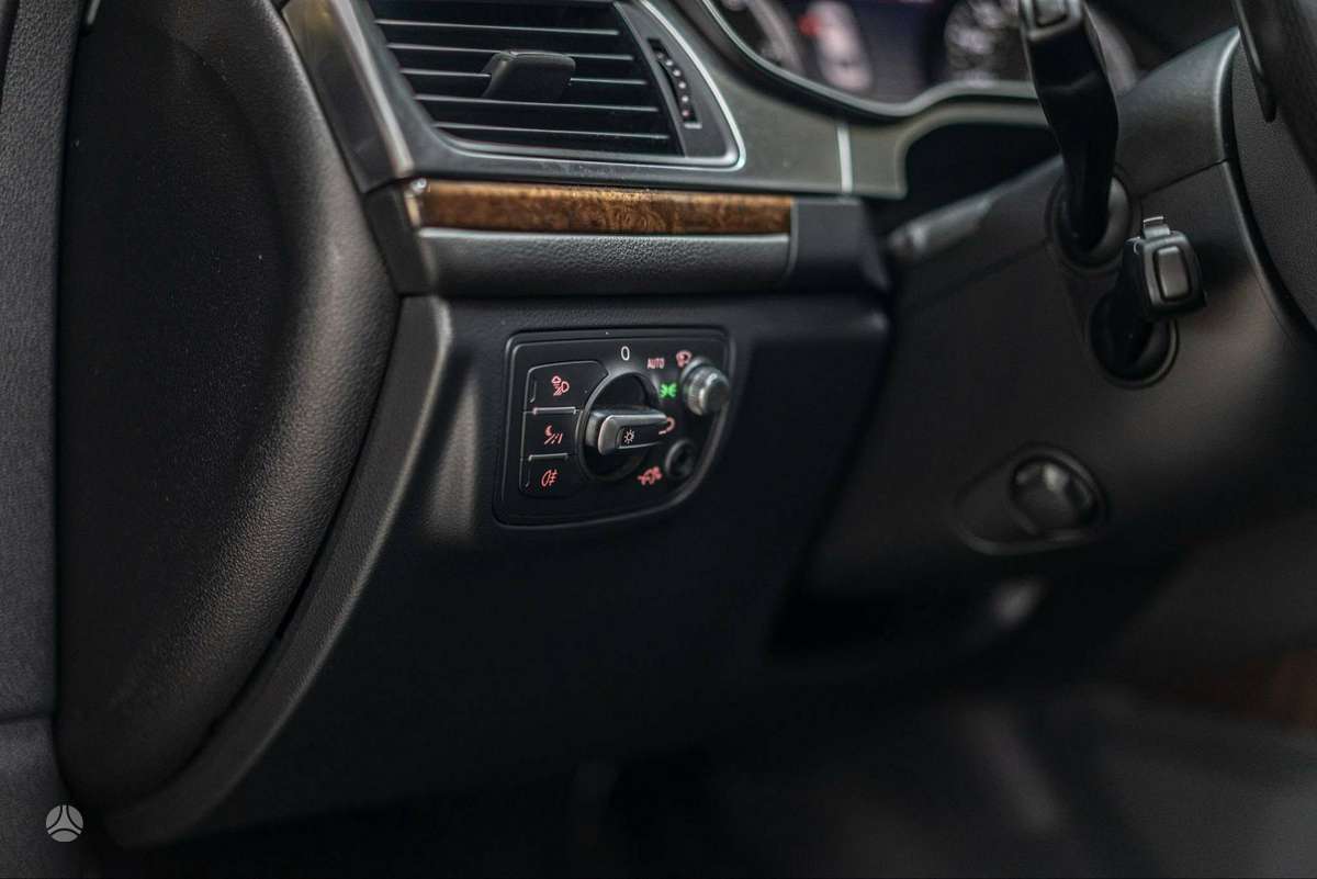 Audi A6, 3.0 l., sedanas