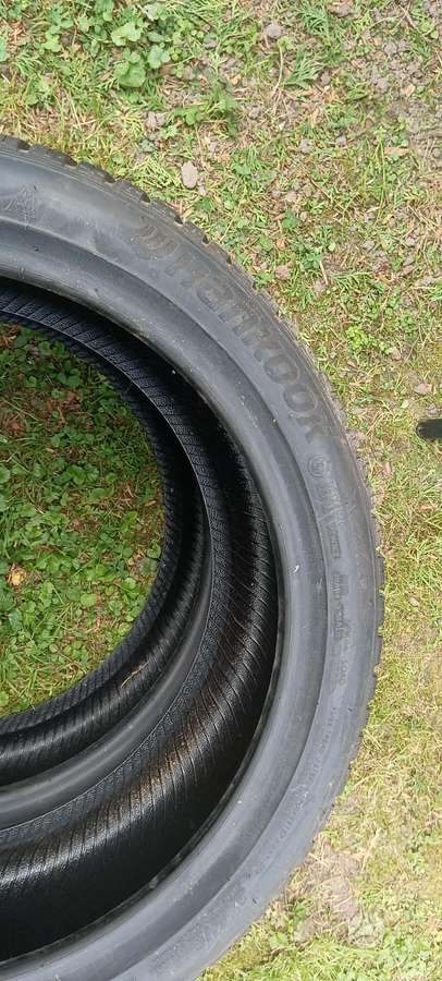 Hankook, universalios 215/40 R17