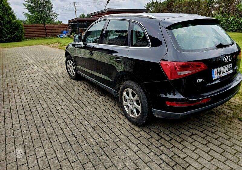 Audi Q5, 2.0 l., off-road / crossover