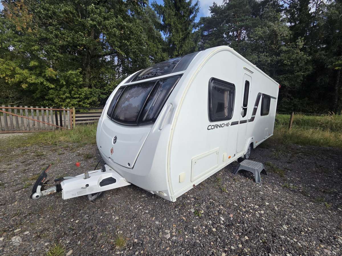 Swift Corniche, kemperis
