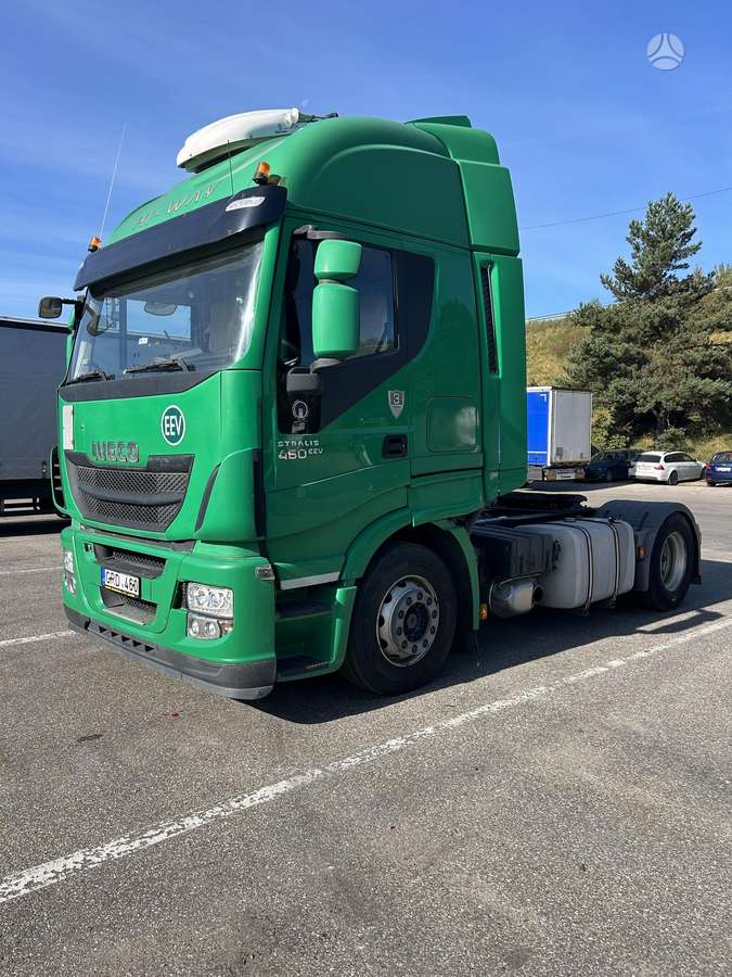 Iveco Stralius, double sleeper