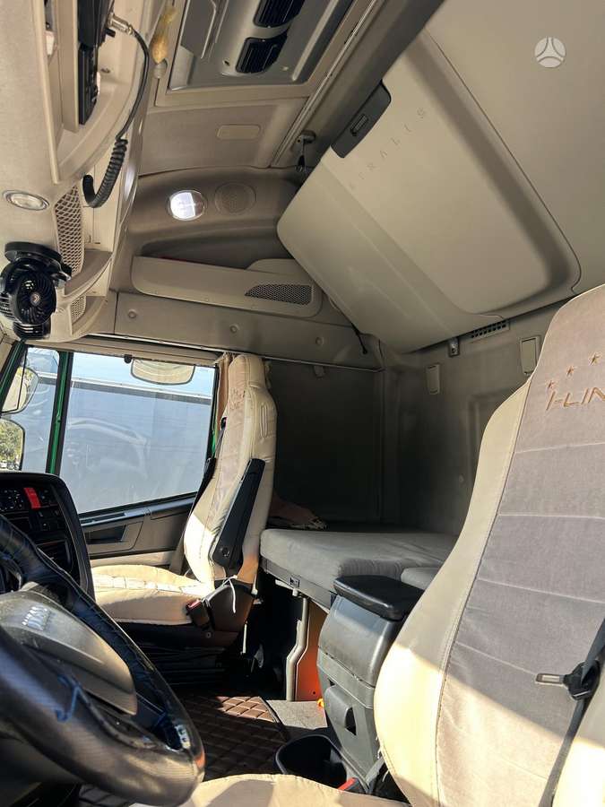 Iveco Stralius, double sleeper