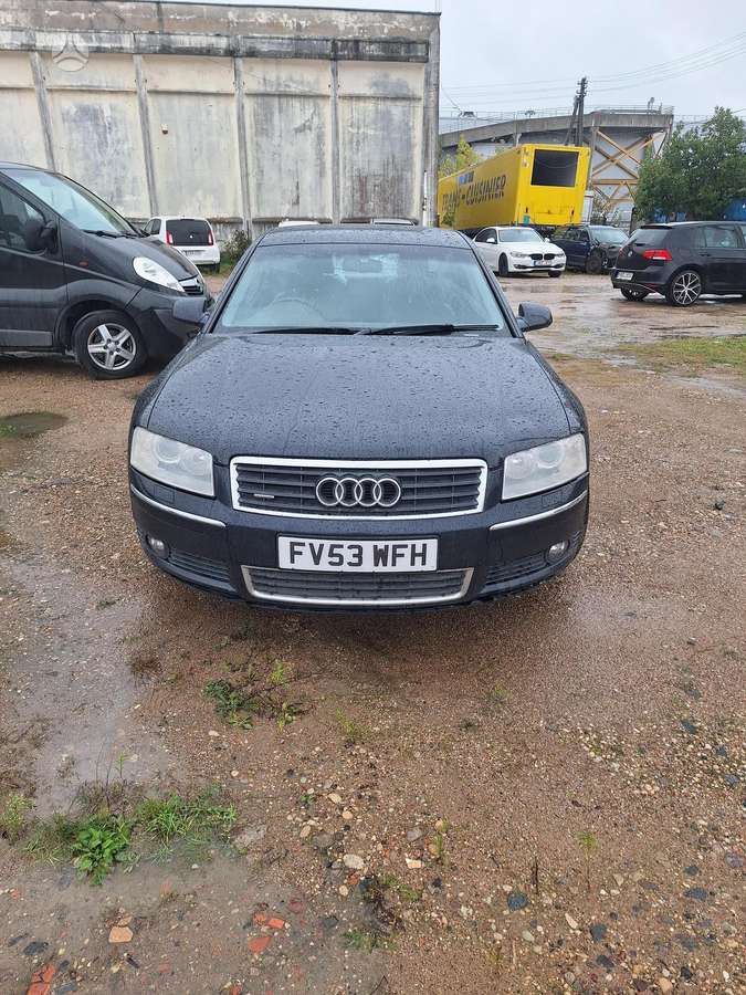 Audi A8, sedanas