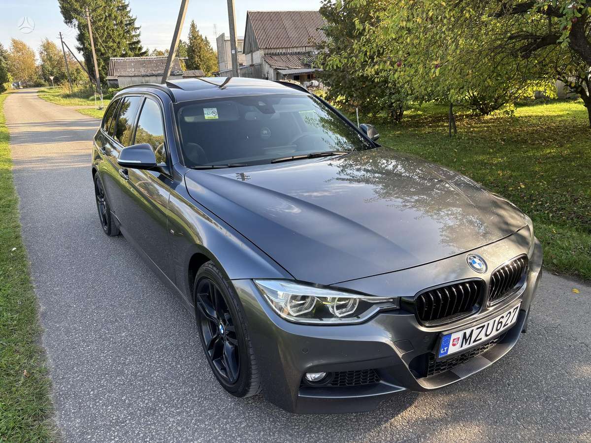 BMW 320, universalas