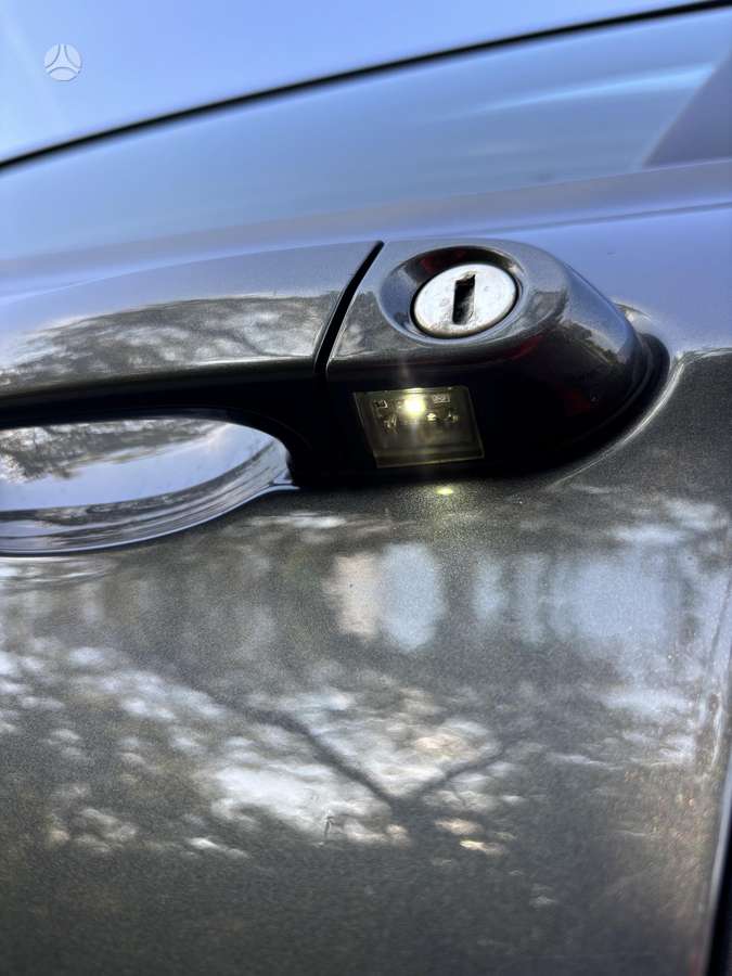 BMW 320, universalas
