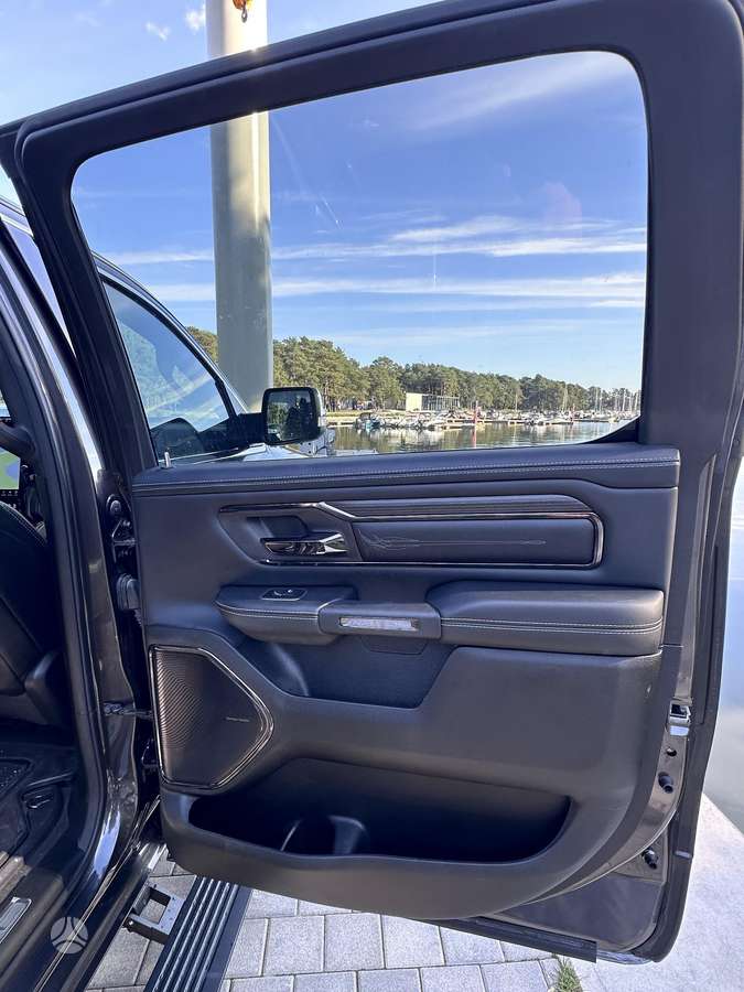 Dodge Ram, 3.0 l., off-road / crossover