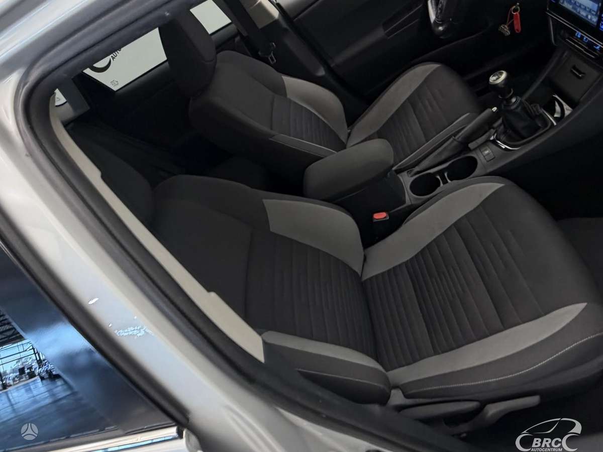 Toyota Auris, 1.6 l., Хэтчбек