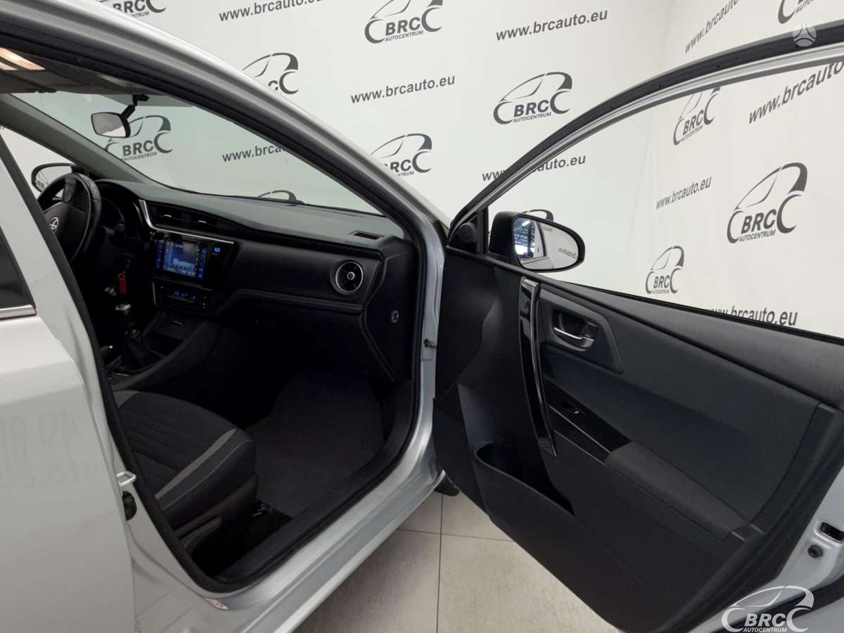 Toyota Auris, 1.6 l., hatchback