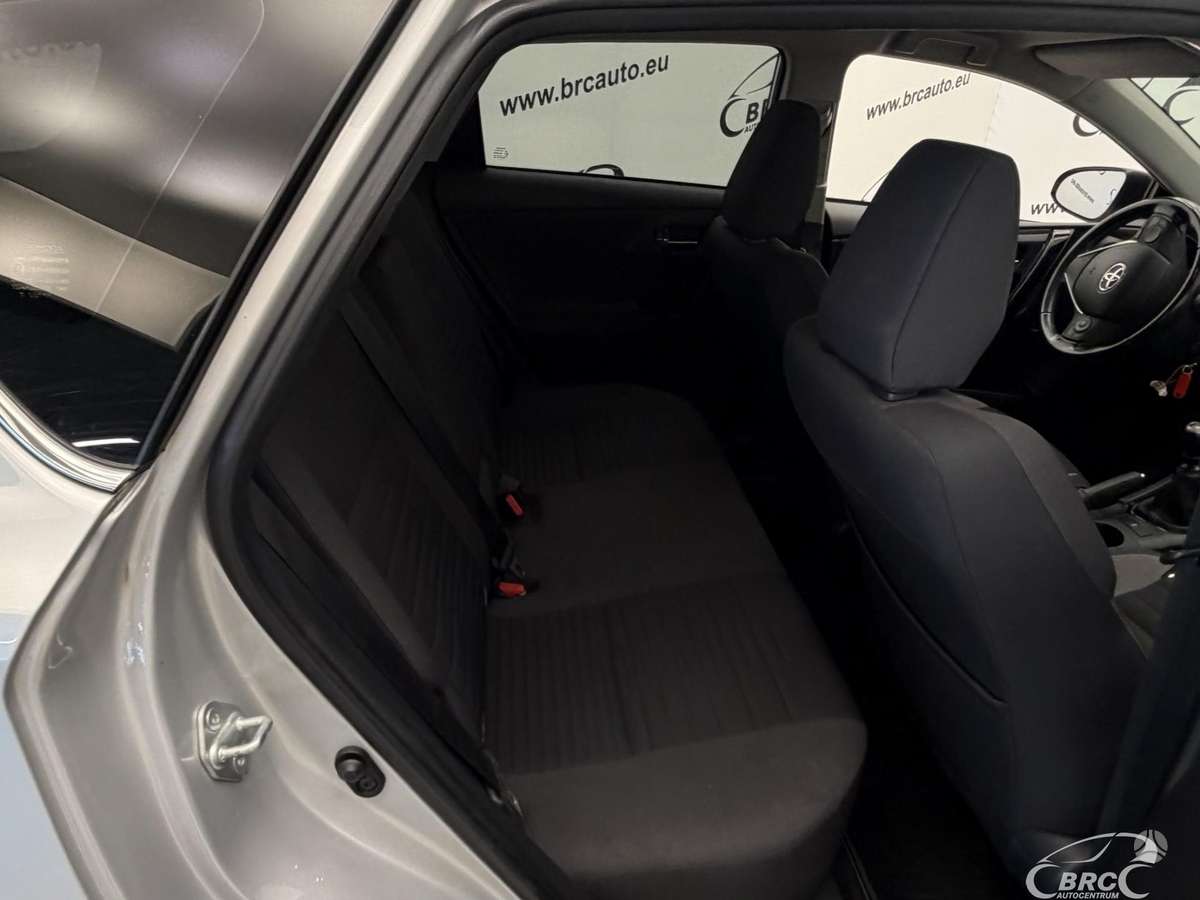 Toyota Auris, 1.6 l., Хэтчбек