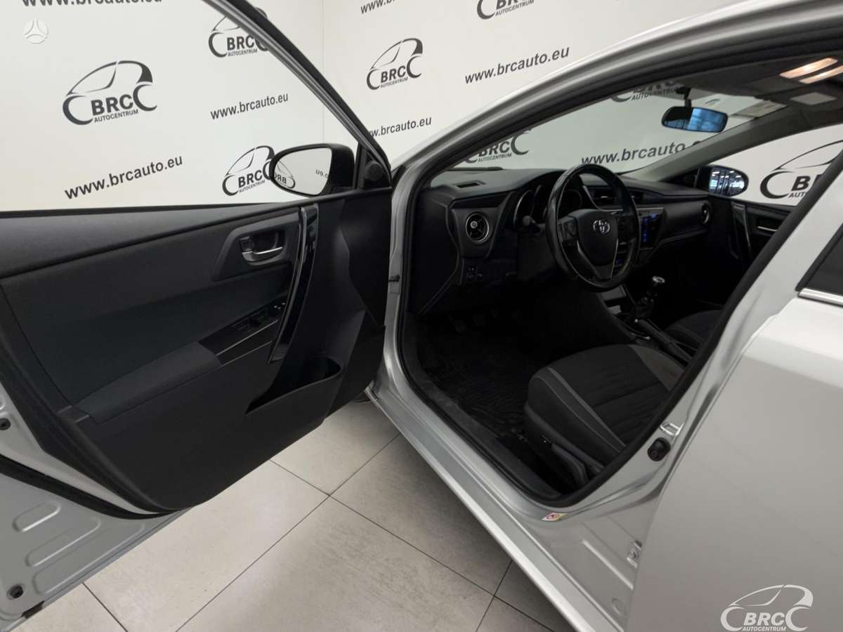 Toyota Auris, 1.6 l., Хэтчбек