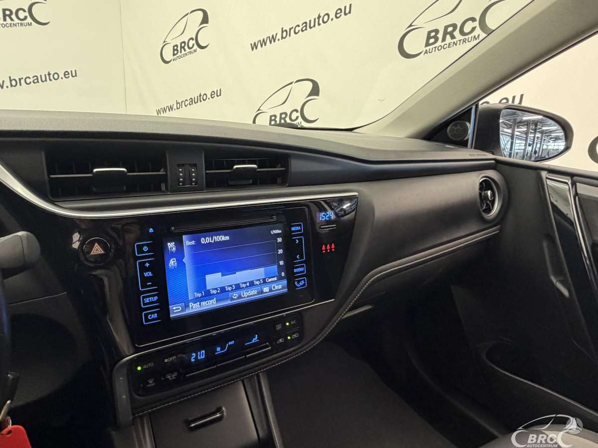 Toyota Auris, 1.6 l., Хэтчбек