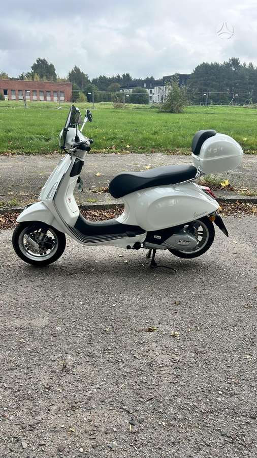 Piaggio Vespa 125cc, scooters / mopeds