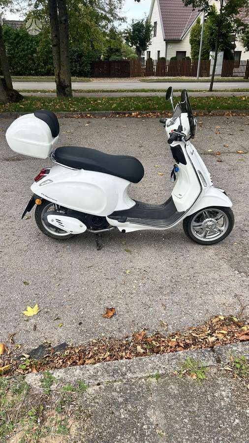 Piaggio Vespa 125cc, мотороллеры / мопеды