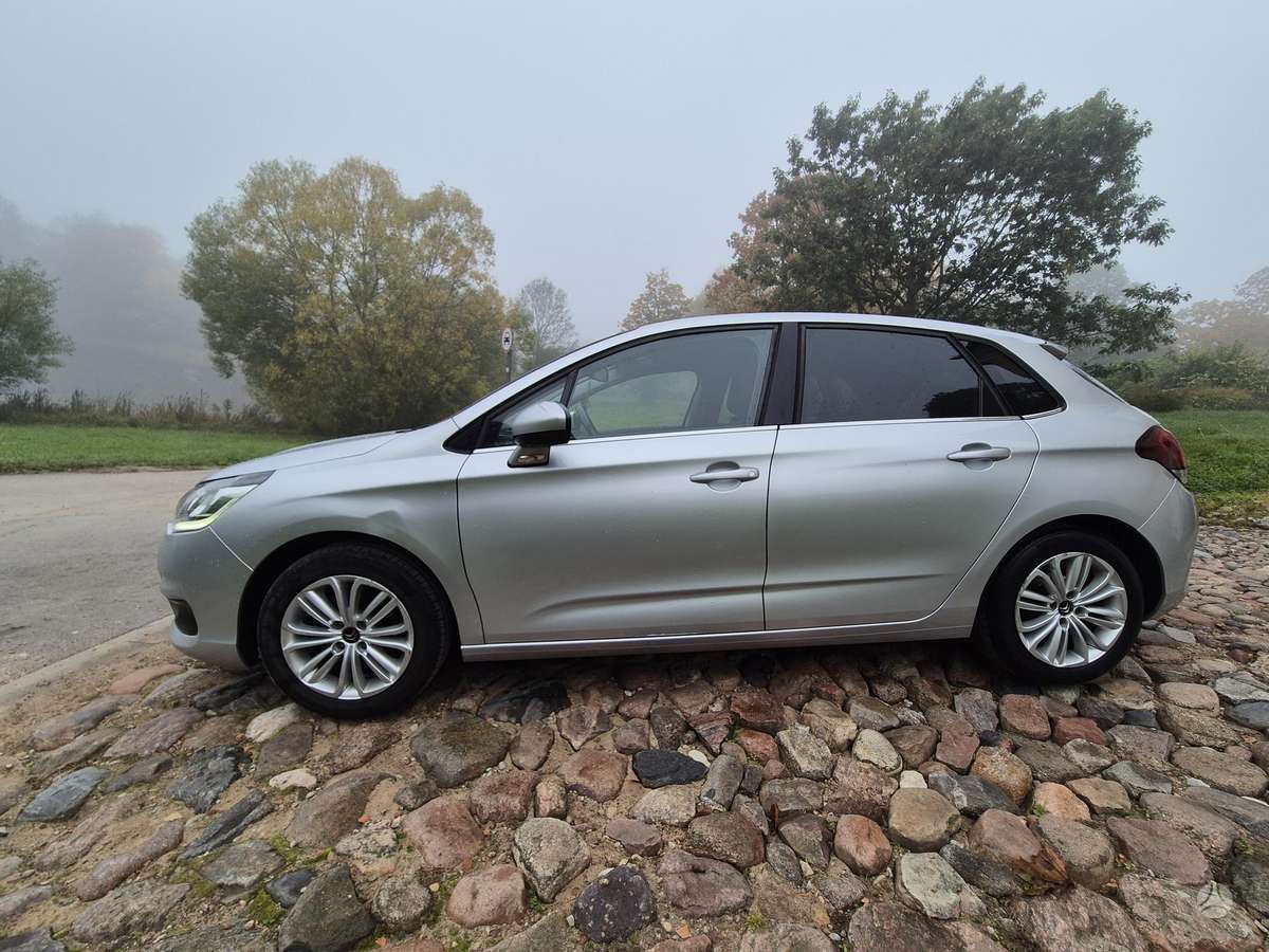 Citroen C4, 1.6 l., hatchback