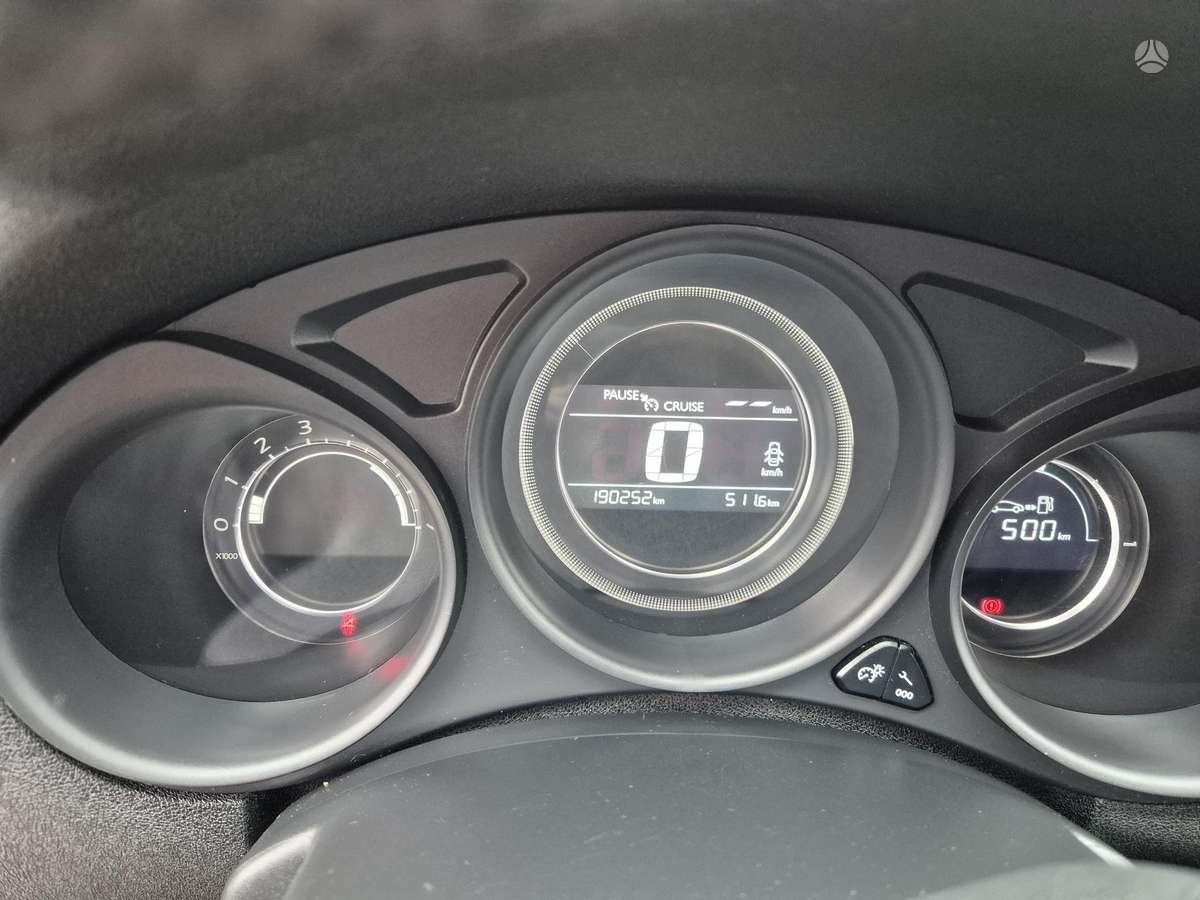 Citroen C4, 1.6 l., hatchback
