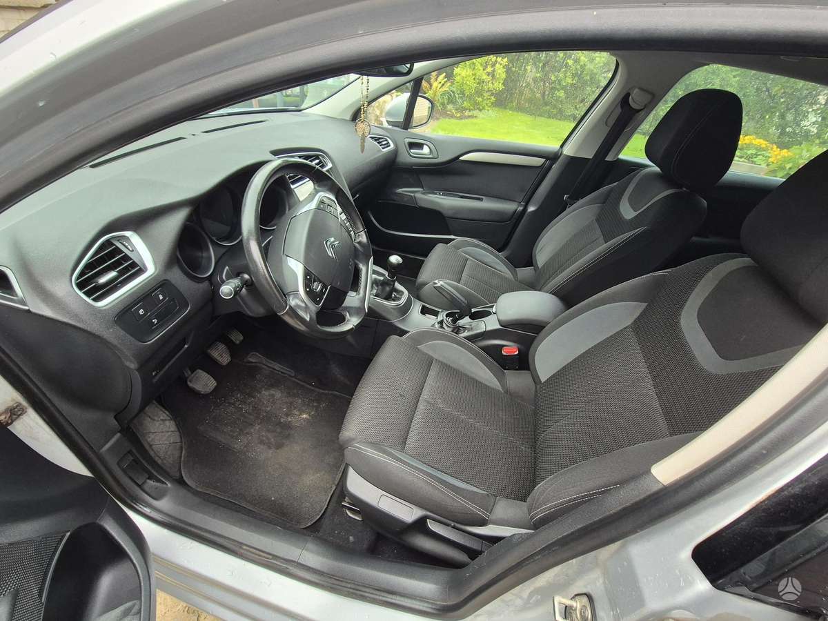 Citroen C4, 1.6 l., hatchback