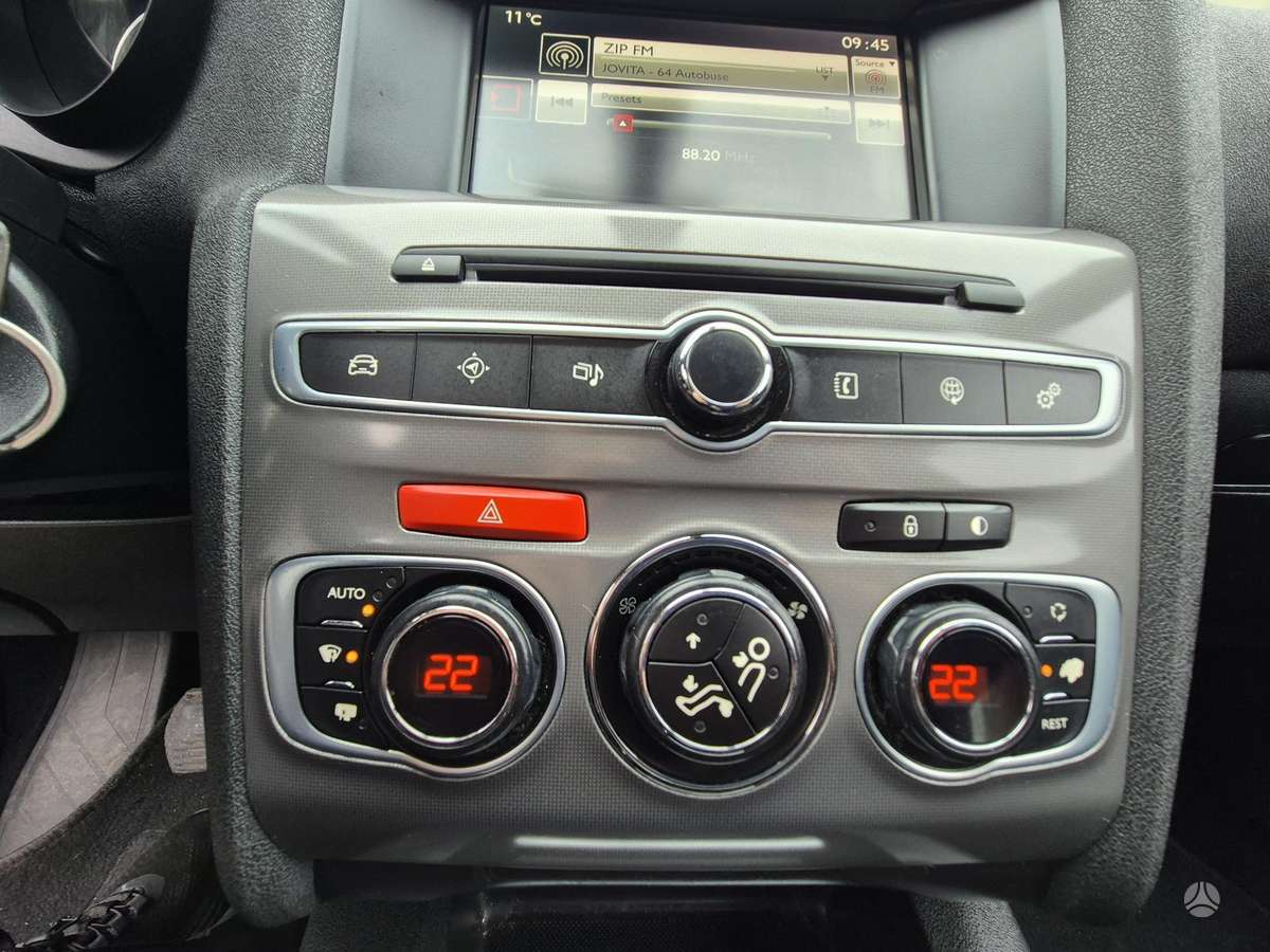 Citroen C4, 1.6 l., hatchback