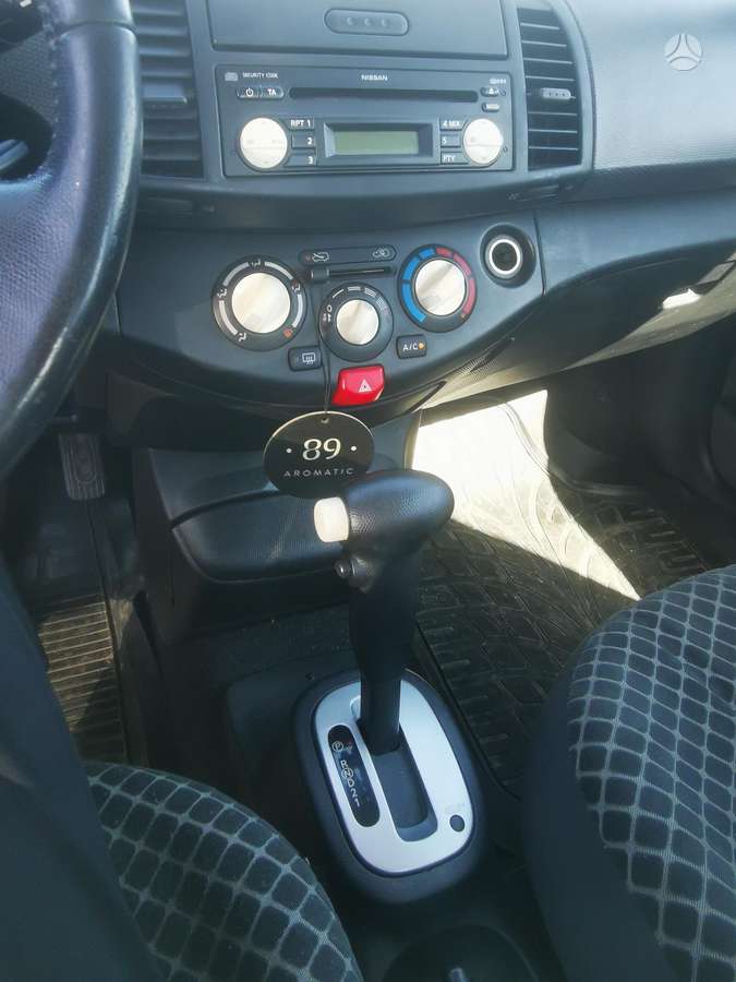 Nissan Micra, 1.3 l., hatchback