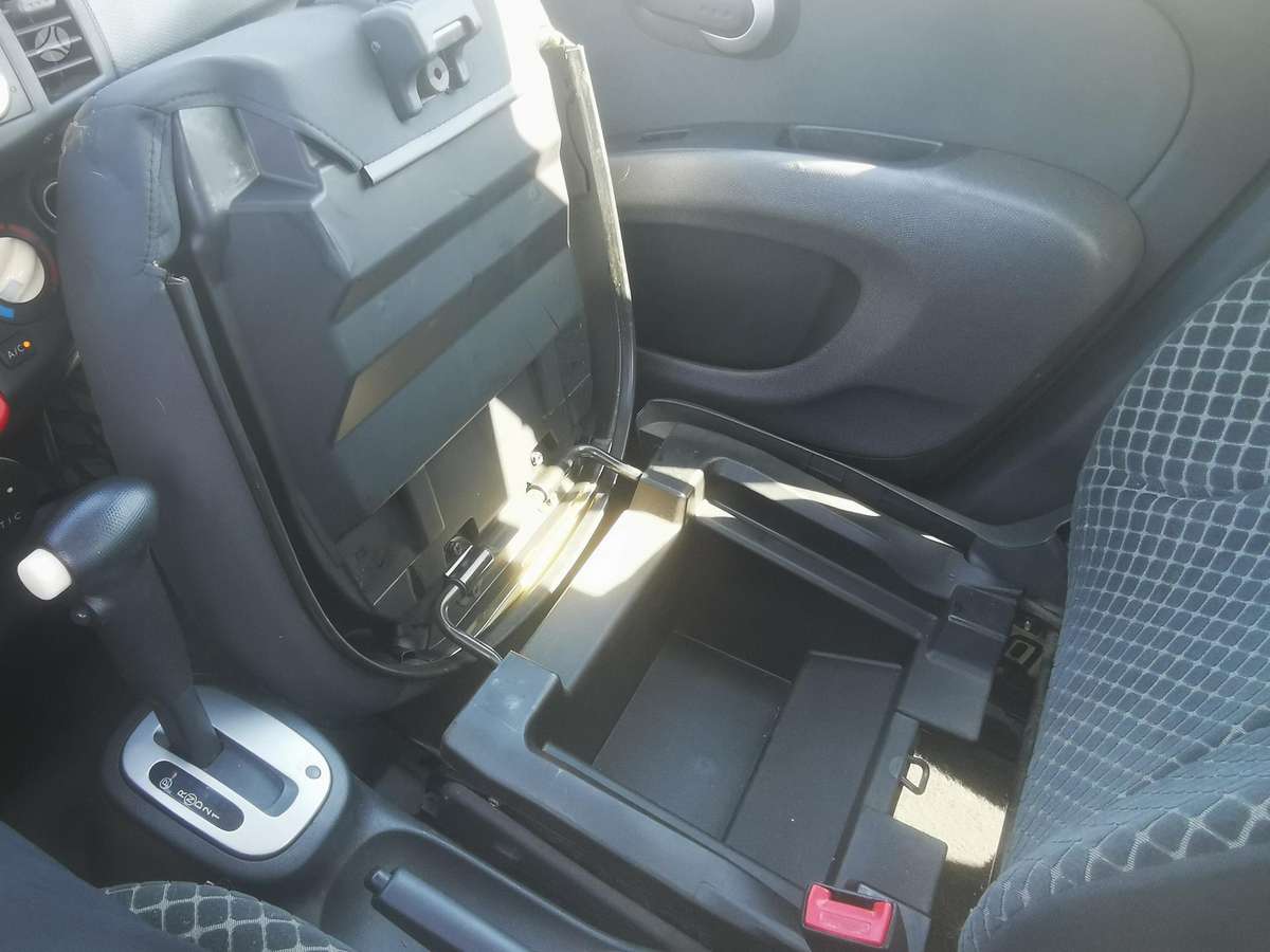 Nissan Micra, 1.3 l., hatchback