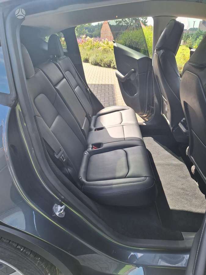 Tesla Model Y, 75 kWh, off-road / crossover