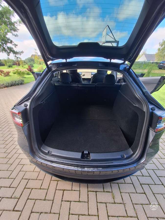 Tesla Model Y, 75 kWh, off-road / crossover