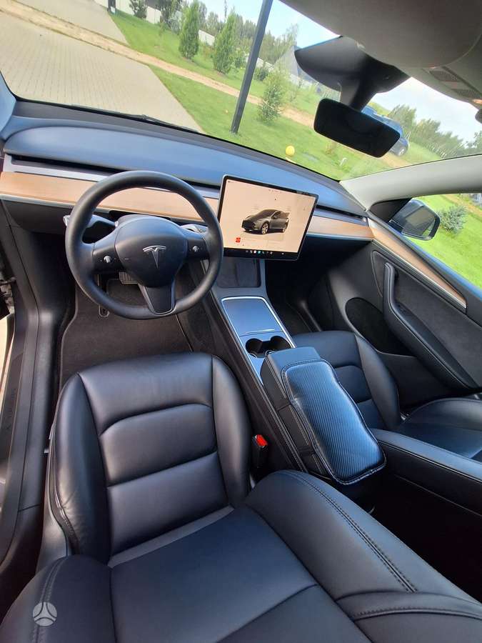 Tesla Model Y, 75 kWh, off-road / crossover