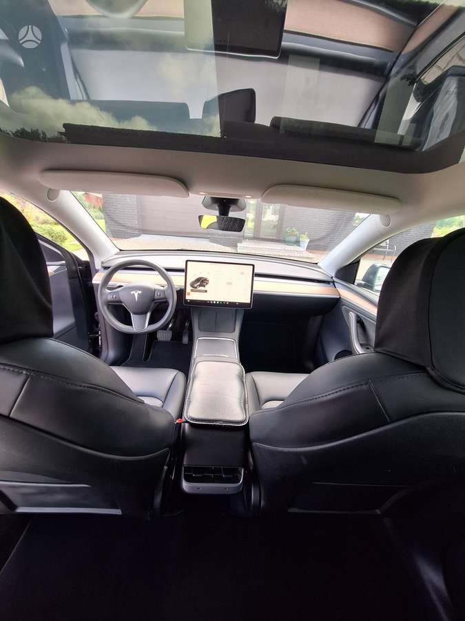 Tesla Model Y, 75 kWh, off-road / crossover