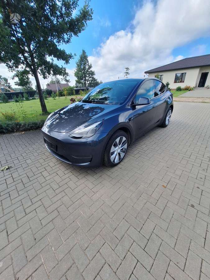 Tesla Model Y, 75 kWh, off-road / crossover