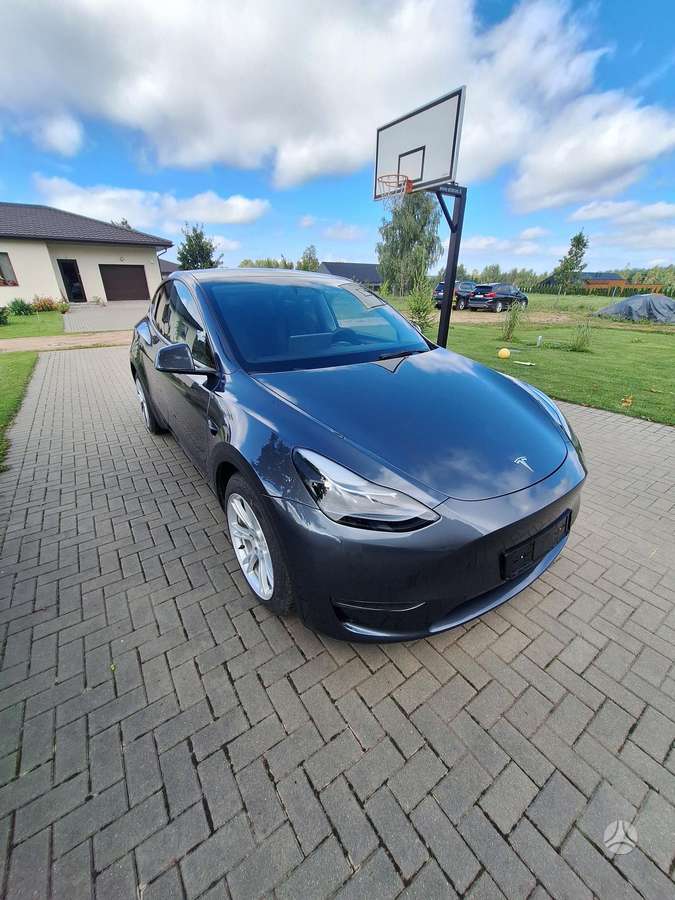 Tesla Model Y, 75 kWh, off-road / crossover