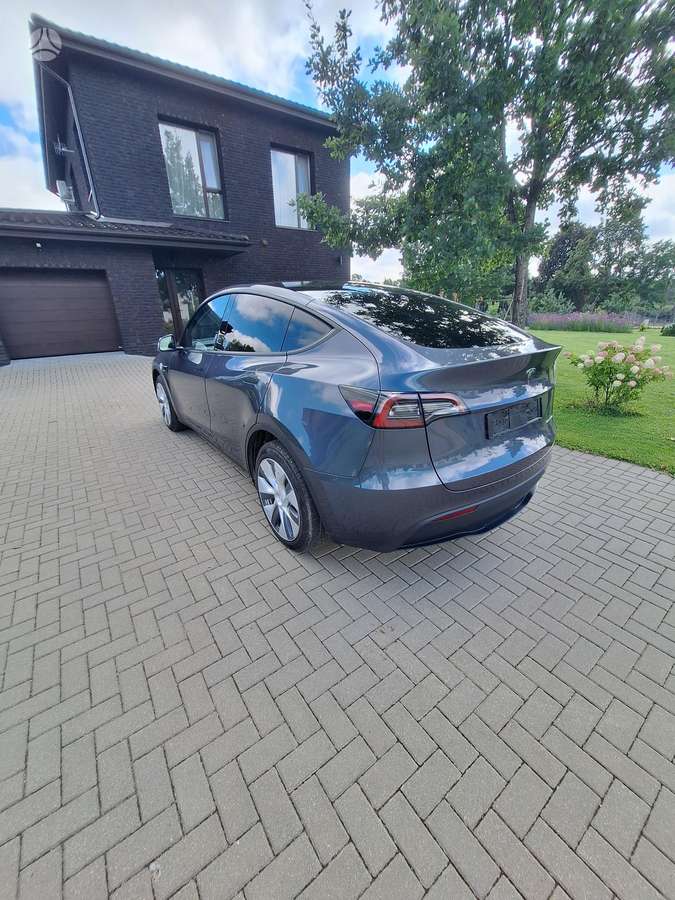 Tesla Model Y, 75 kWh, off-road / crossover