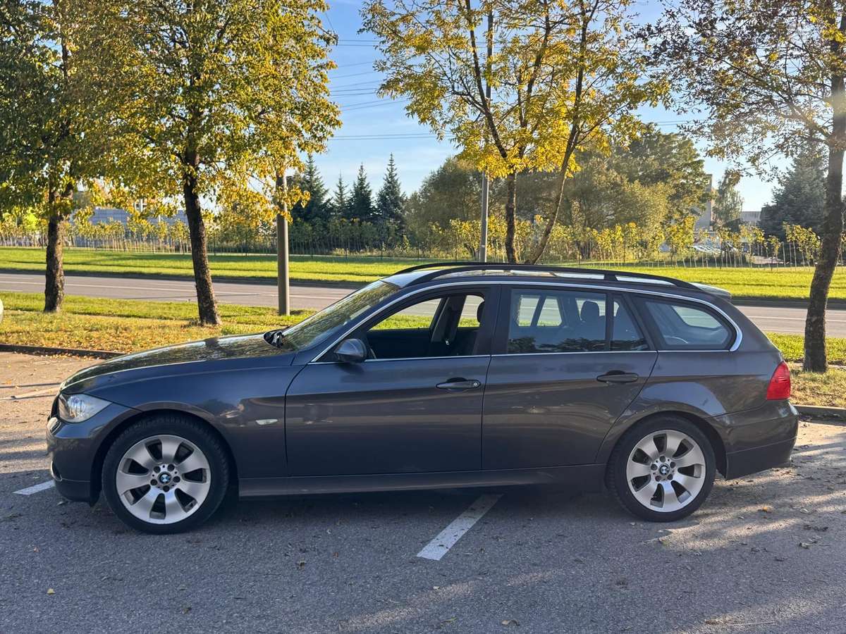BMW 325, 3.0 l., wagon