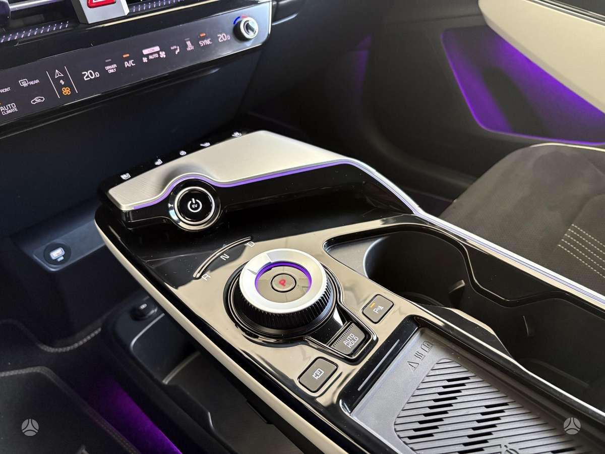 Kia EV6, 77 kWh, off-road / crossover