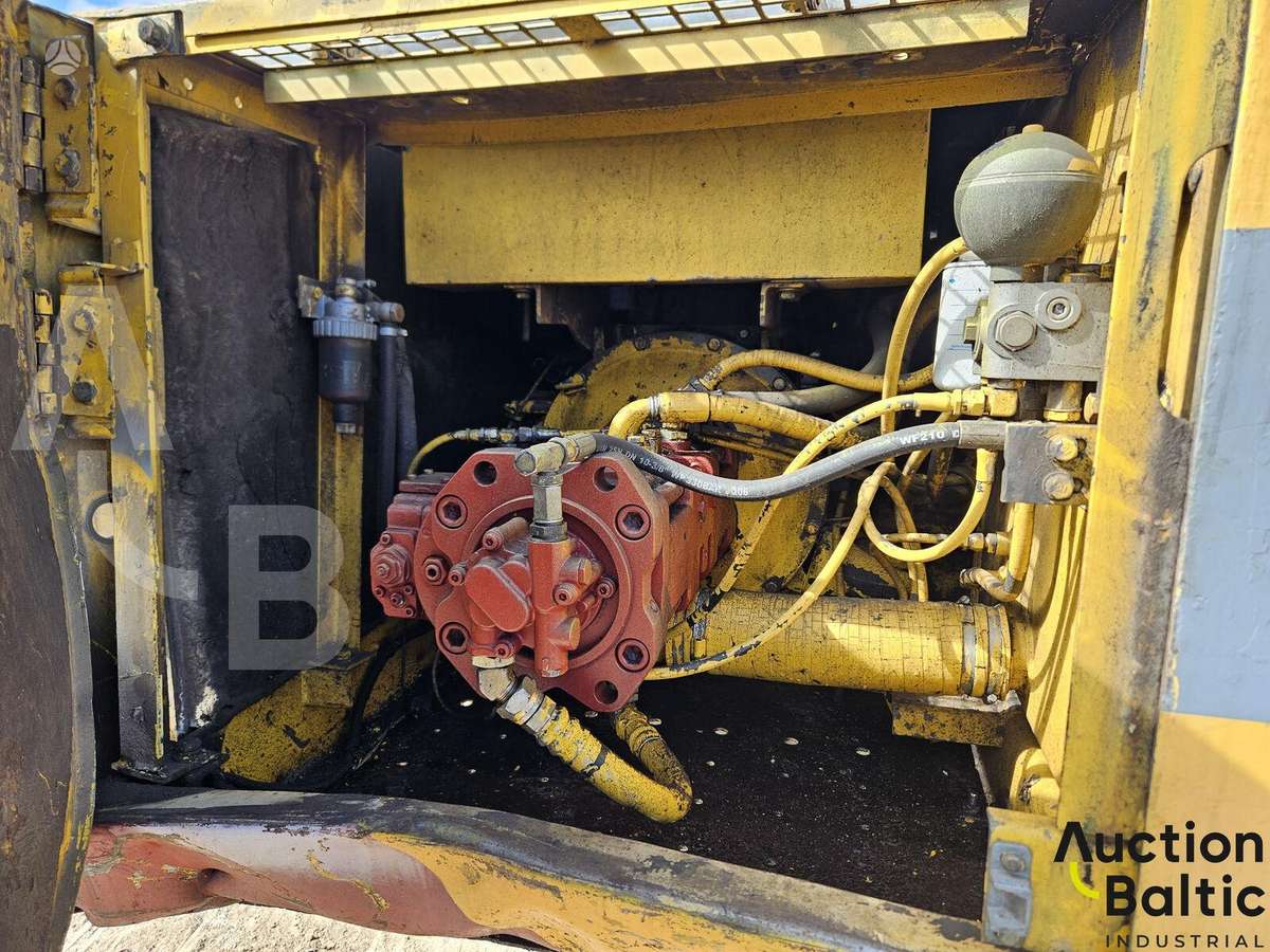 Kobelco SK 210 LC-1A, экскаваторы