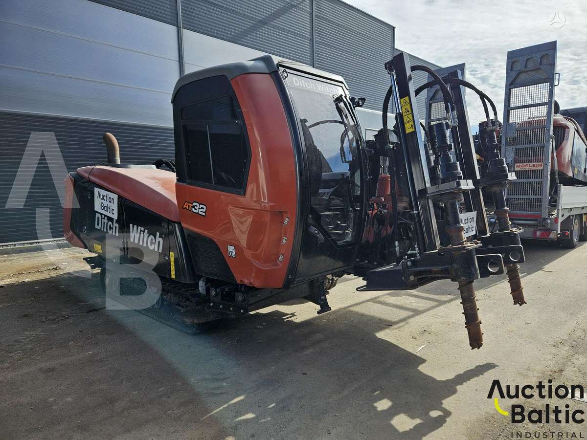-Kita- Ditch Witch AT32, other