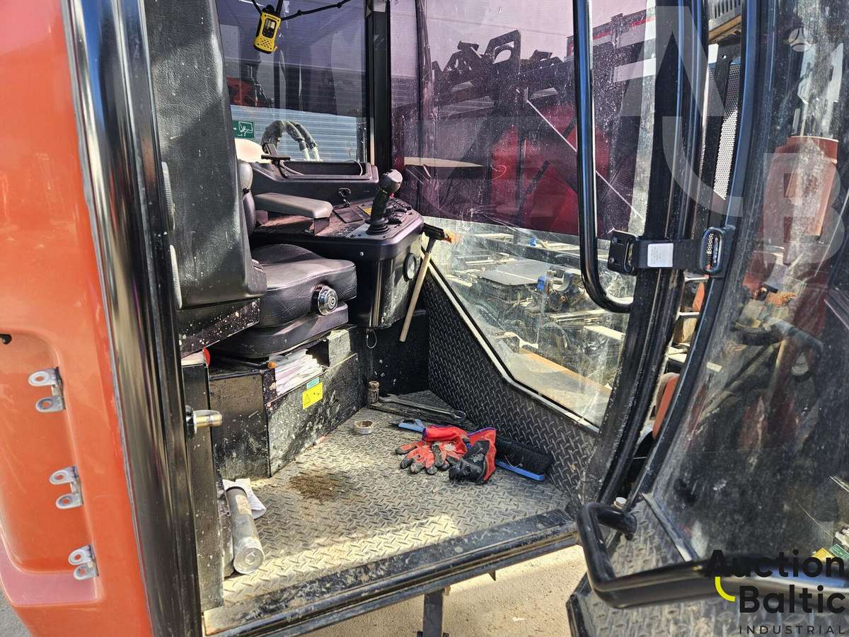 -Kita- Ditch Witch AT32, other