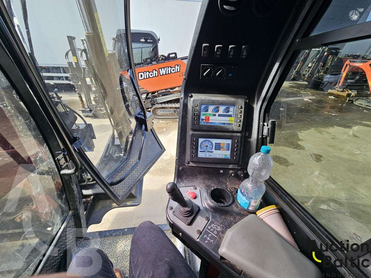 -Kita- Ditch Witch AT32, other