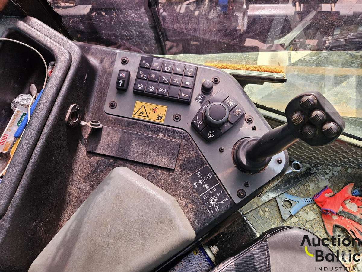 -Kita- Ditch Witch AT32, other