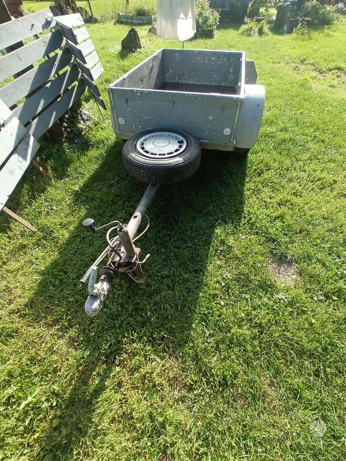 -Kita-, automašīnas piekabes