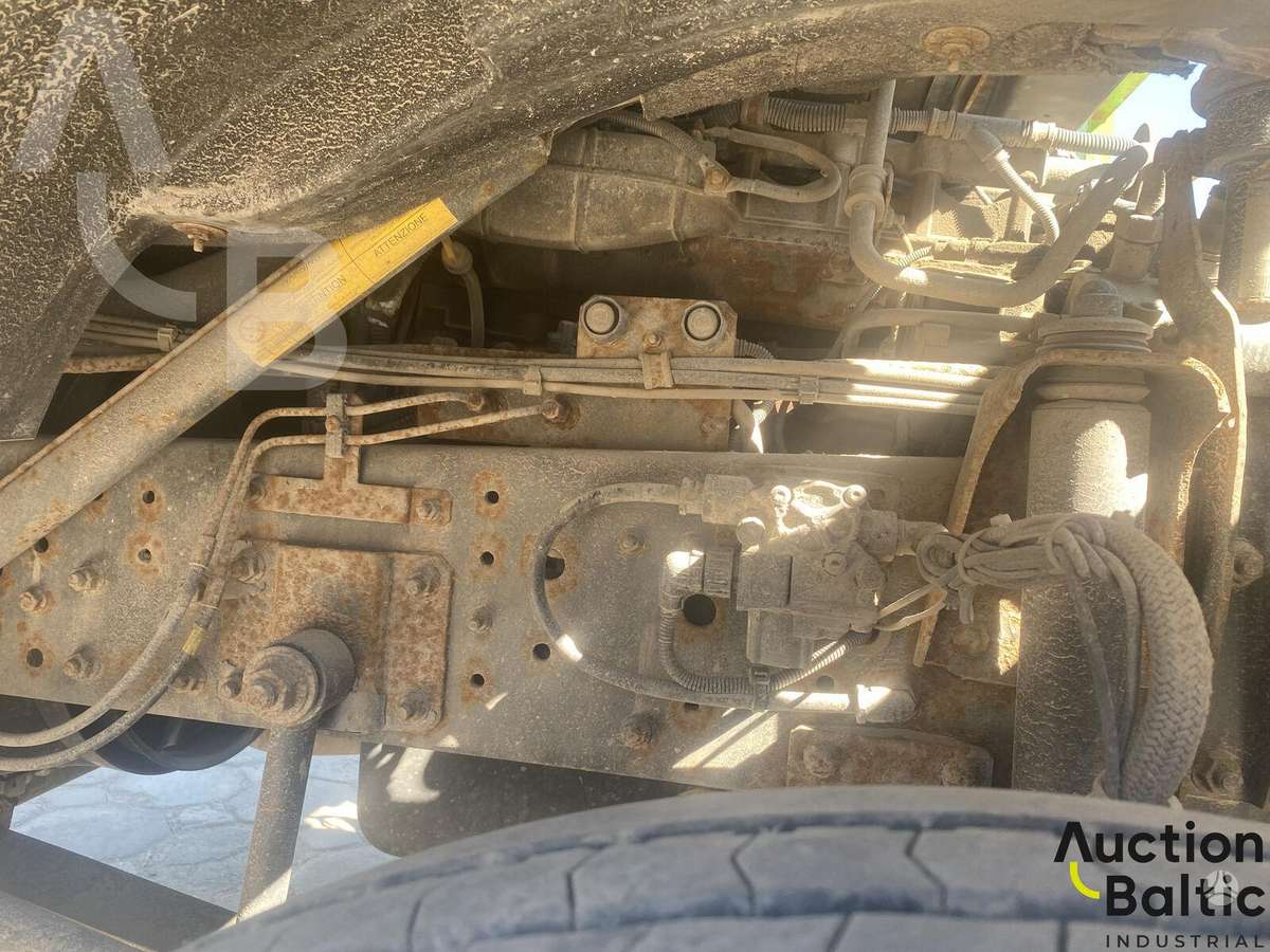 Iveco ML 120E22, platformas