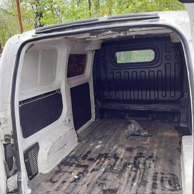Nissan NV200, Коммерческий