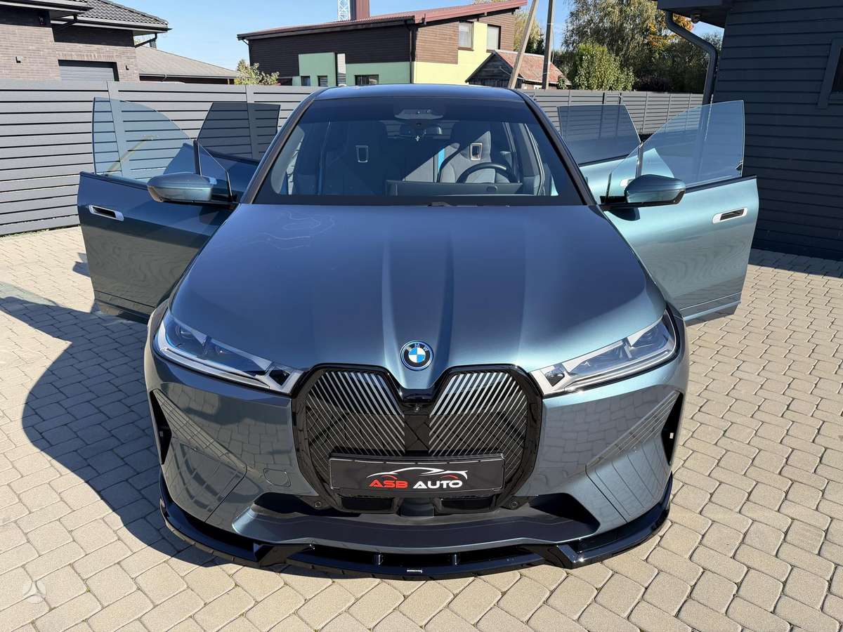 BMW iX, 77 kWh, off-road / crossover
