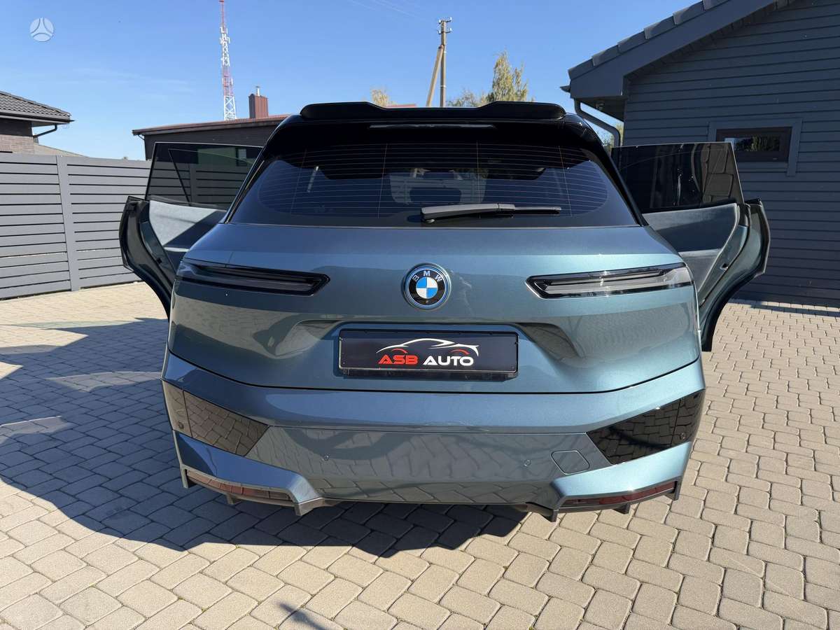 BMW iX, 77 kWh, off-road / crossover
