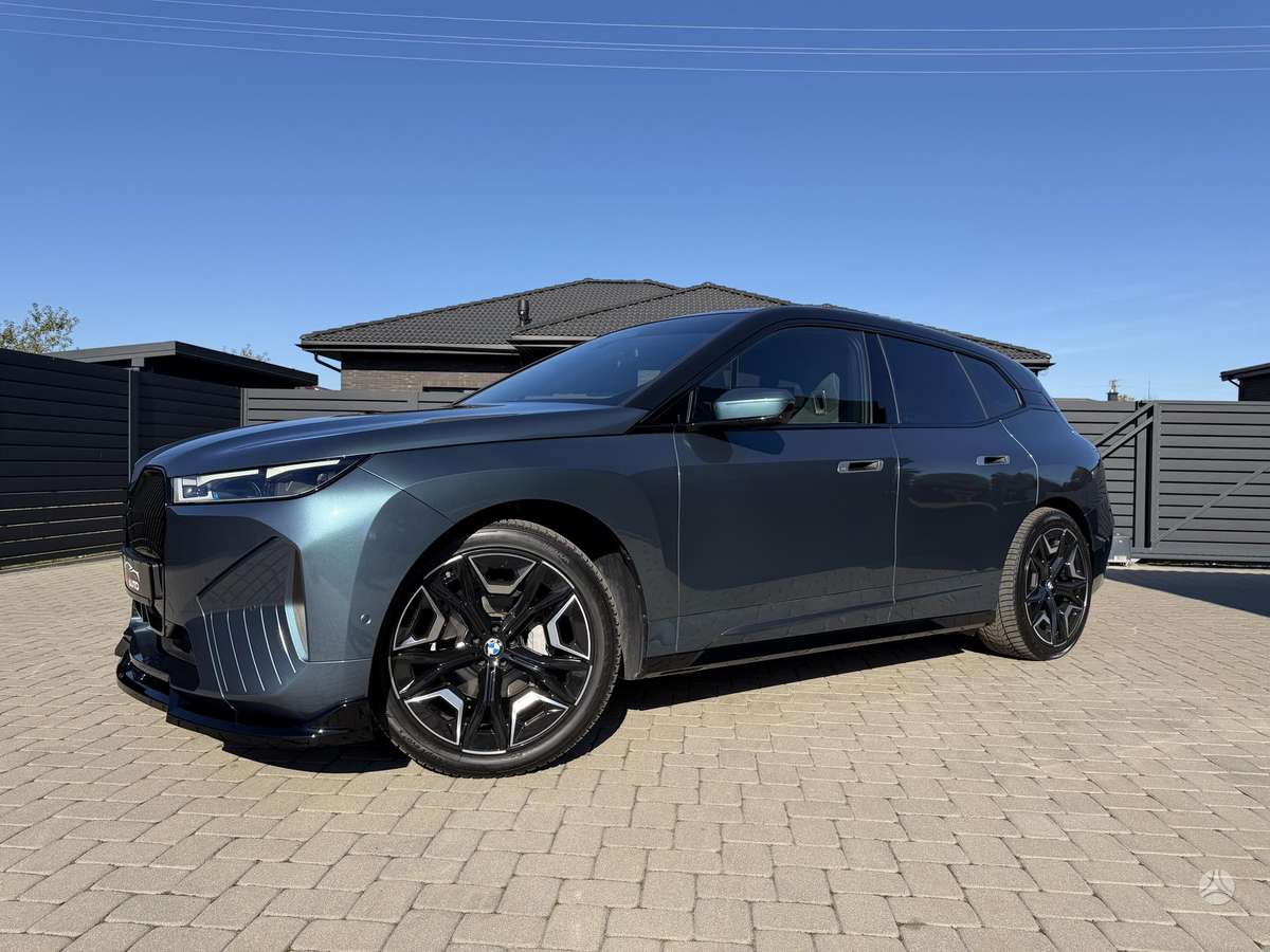 BMW iX, 77 kWh, off-road / crossover