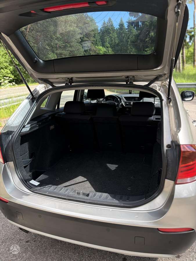 BMW X1, 2.0 l., Минивэн